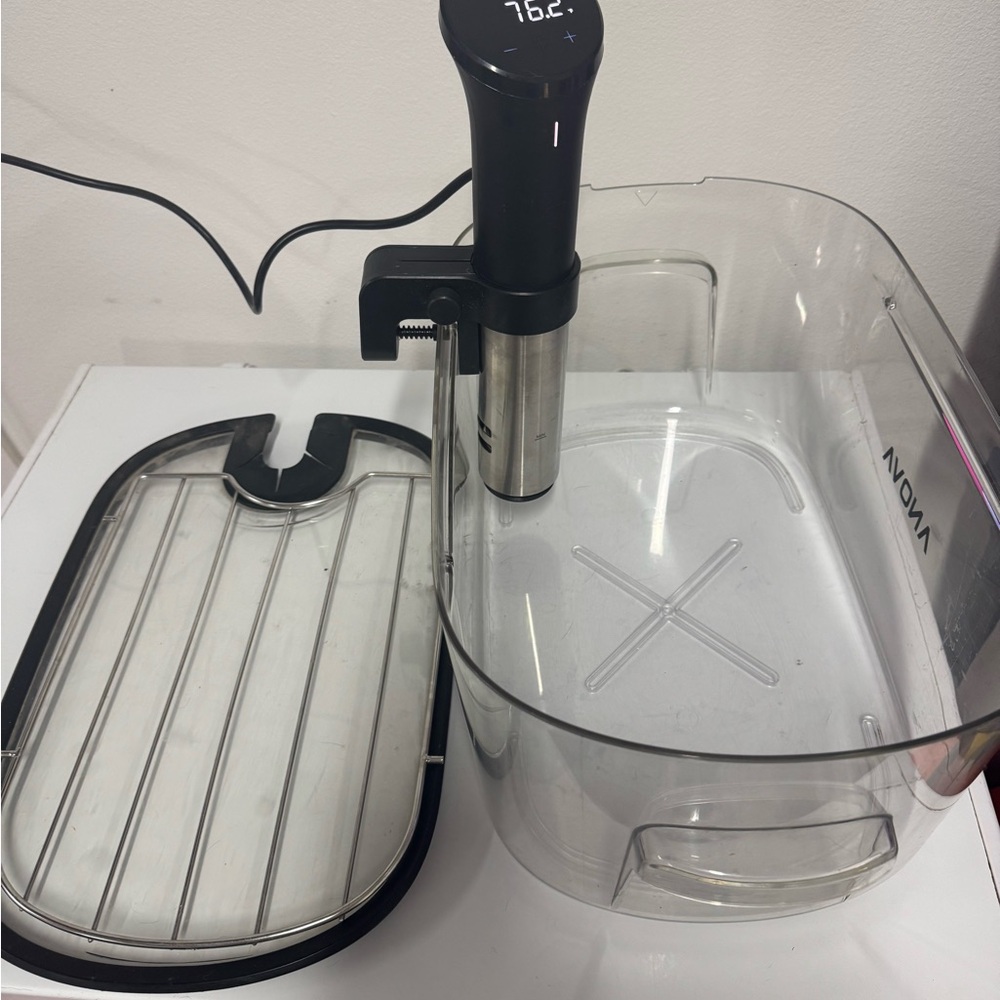 Anova Sous Vide Precision Cooker with Container